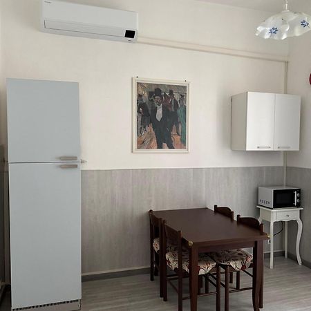Savona Casa Vacanze Vicino Mare 3 Minuti Wifi Kültér fotó