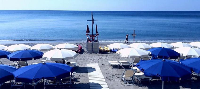 Savona Casa Vacanze Vicino Mare 3 Minuti Wifi Kültér fotó