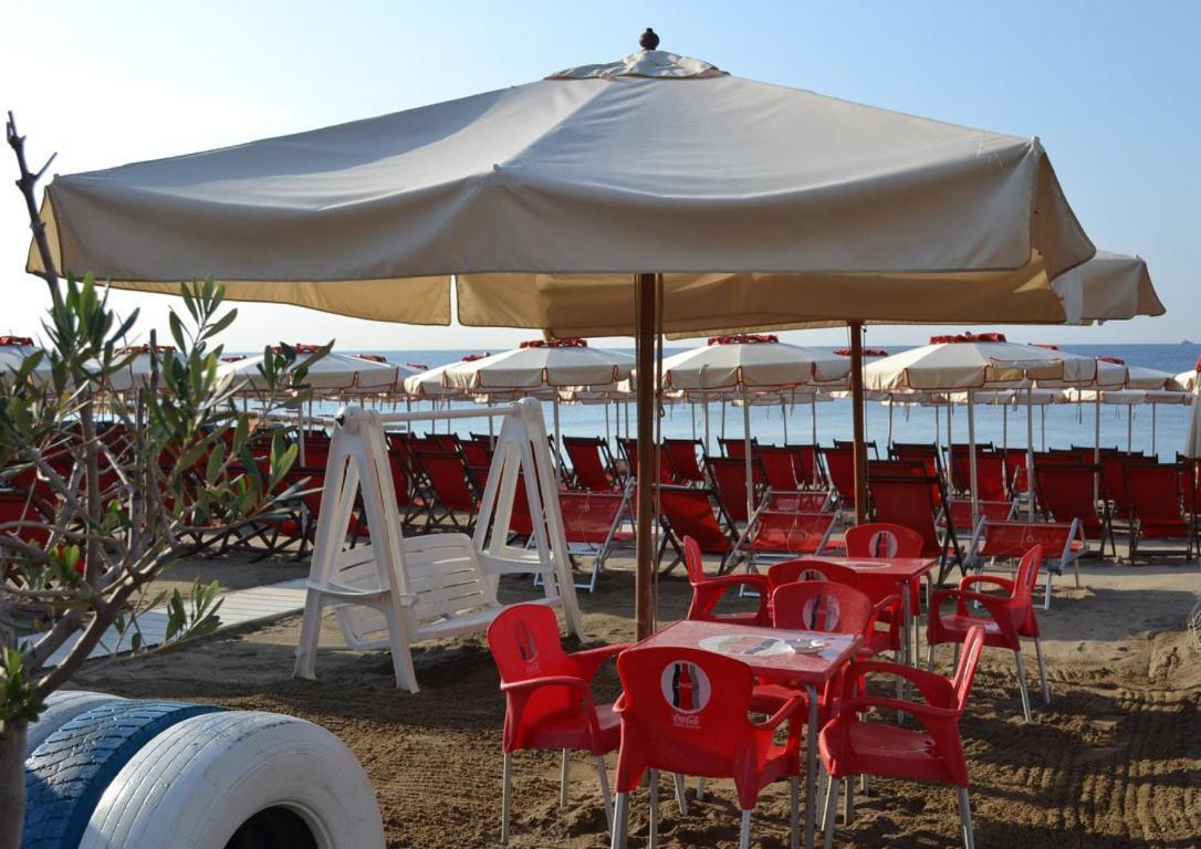 Savona Casa Vacanze Vicino Mare 3 Minuti Wifi Kültér fotó