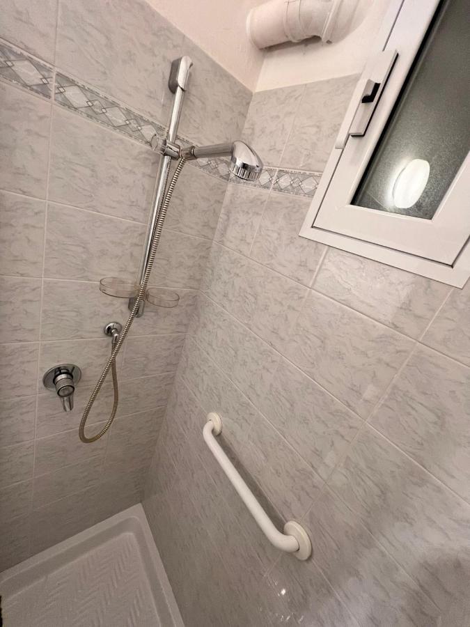 Savona Casa Vacanze Vicino Mare 3 Minuti Wifi Kültér fotó